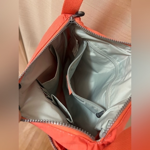 ⚪️Kipling ladies crossbody bag with tons of pockets - Picture 6 of 7